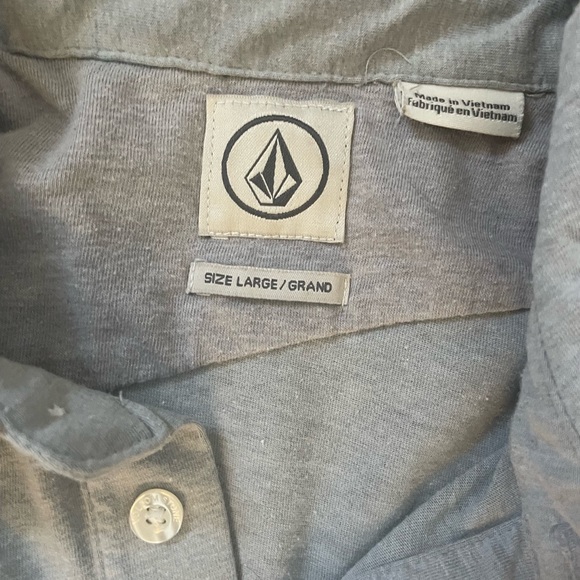 🎉 3/$10 - Men’s Volcom Golf Tee - Picture 2 of 2